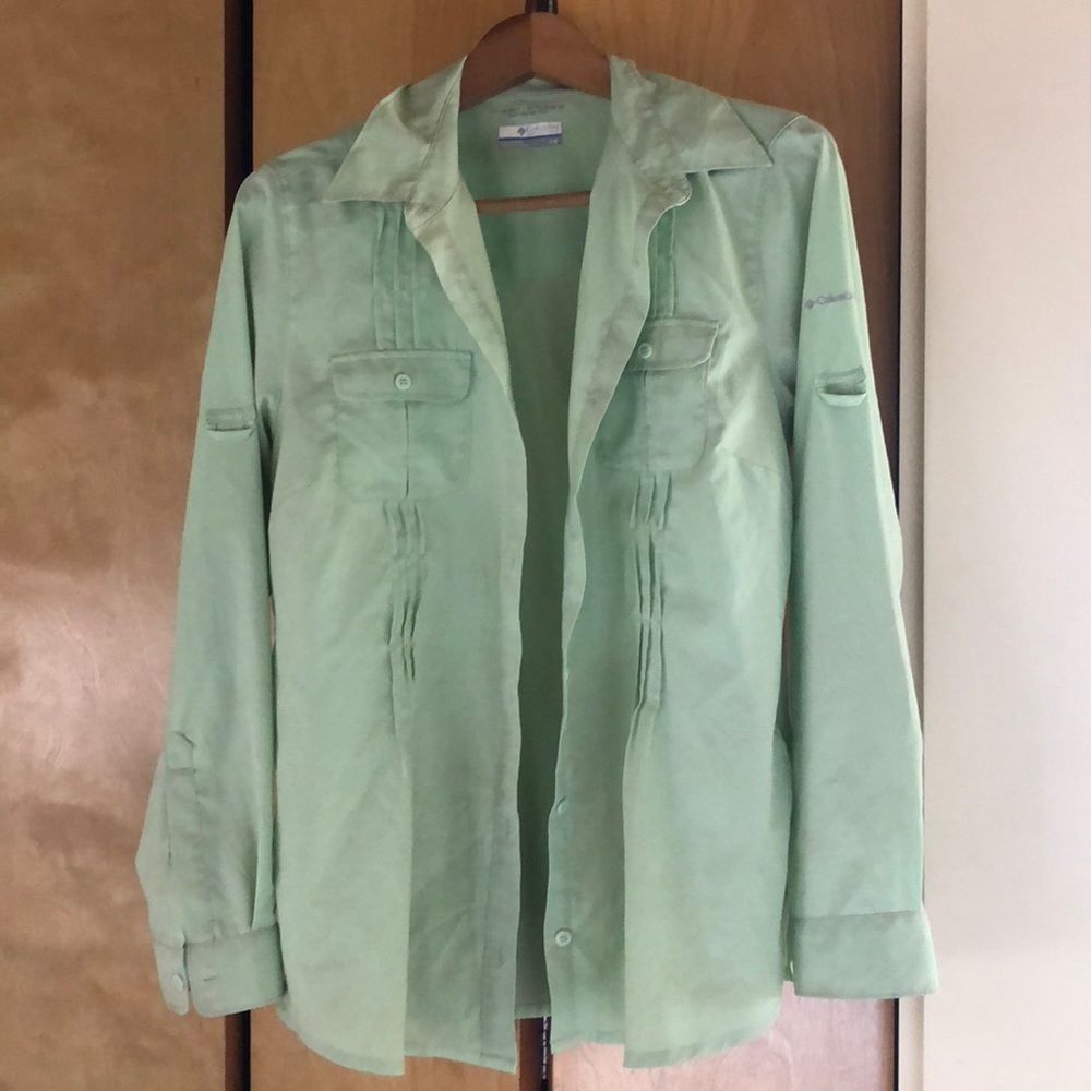 Columbia women’s hiking shirt size large.